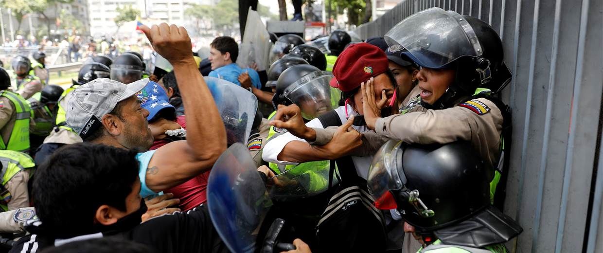 تعمیق بحران انسانی در ونزوئلا در نتیجه توقیف بشکه‌های نفت در خارج از مرزها