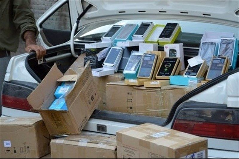 ارزش تلفن همراه های قاچاقی معادل بودجه چند وزارتخانه است