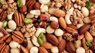 انواع آجیل شب عید کیلویی چند؟