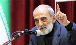 شریعتمداری: عربستان باید تاوان حمله به سوریه را پس دهد