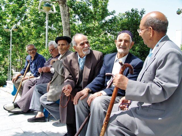 آیین نامه نحوه  پرداخت پاداش پایان‌خدمت بازنشستگان و بازخرید کارکنان تصویب شد