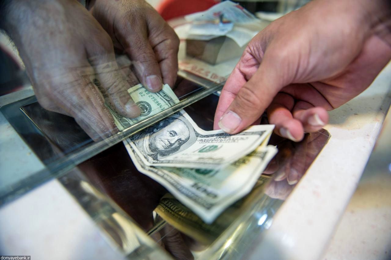 آمریکا تبدیل دلار به درهم امارات را ممنوع کرد