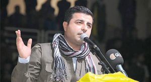 صلاح الدین دمیرتاش از زندان کاندیدای ریاست جمهوری ترکیه شد / آیا دمیرتاش می‌تواند انتخابات را به دور دوم بکشاند؟