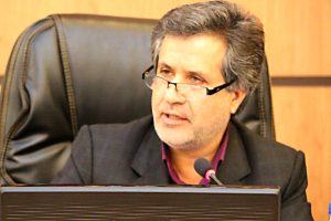 برداشت از سفره های آب زیر زمینی برای صنایع آب بر مشکل آب در استان مرکزی است