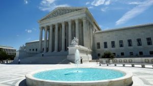 بررسی دیوان عالی آمریکا درباره دستور مهاجرتی ترامپ انجام شد