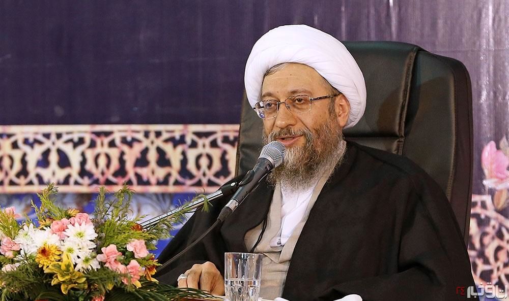 آملی لاریجانی: قوه قضائیه بیکار نیست، بیکار شمایید که چهار سال دور برجام سینه زدید