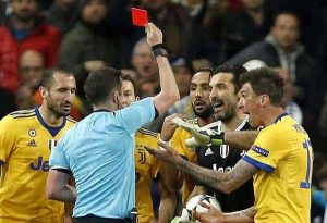 داور بازی رئال مادرید و یوونتوس به مرگ تهدید شد