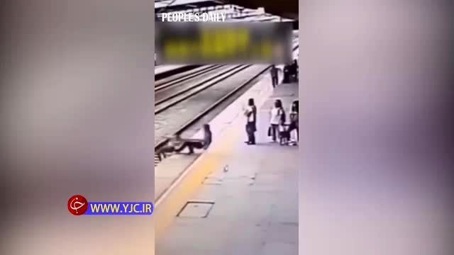 لحظه وحشتناک خود کشی زن جوان در ایستگاه راه آهن + فیلم