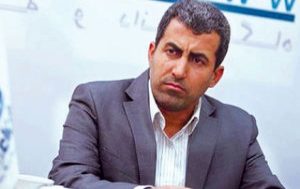 صدای واحد اقتصادی در دولت وجود ندارد/ دلار باید به تدریج ۴ هزارو ۲۰۰ تومان می رسید