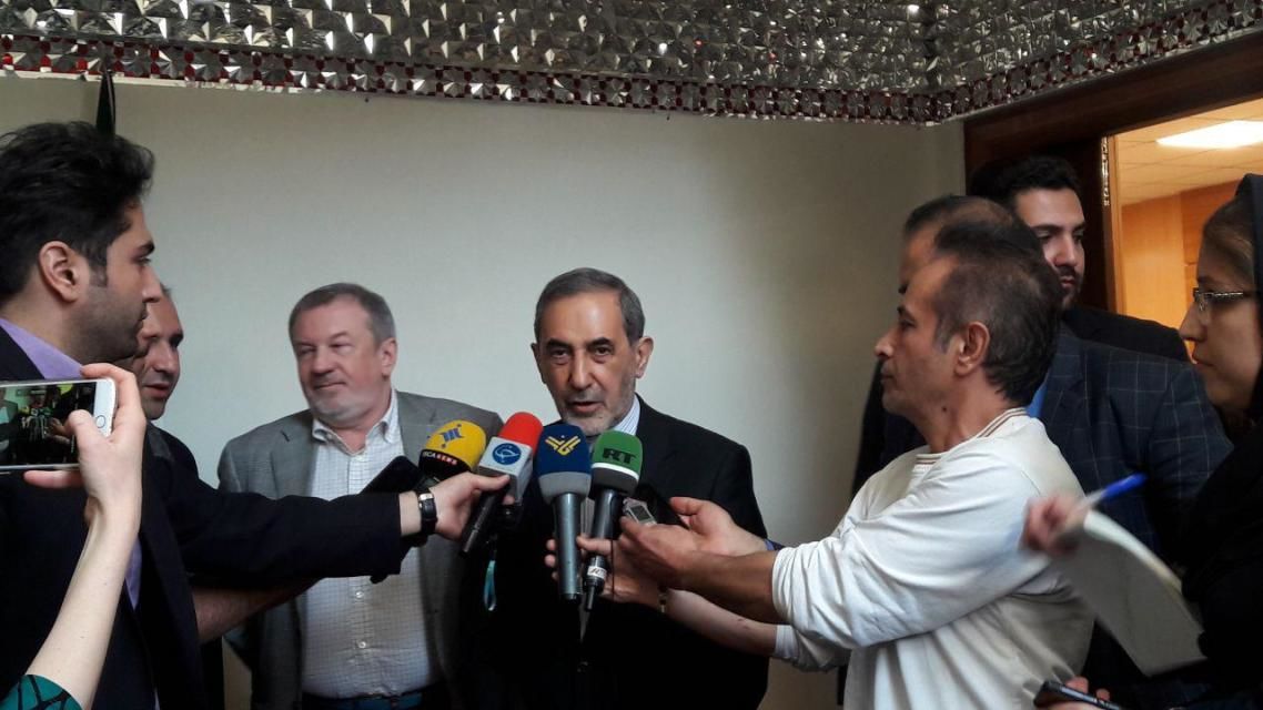 ولایتی: همه گزینه ها روی میز است