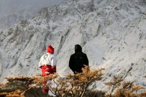 پیکرهای خلبان و کمک خلبان هواپیمای تهران یاسوج در ارتفاعات دنا پیدا شد / عملیات جستجو تا یک ماه دیگر ادامه دارد