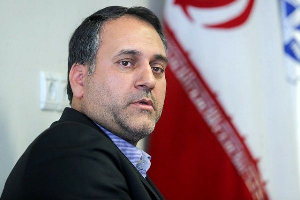 به خاطر پایین بودن کفایت سرمایه، بانک‌ها توان جذب  سرمایه گذار خارجی ندارند/تولید و صنعت اکنون تاوان بی تجربگی مالیات بر ارزش افزوده را می دهد.