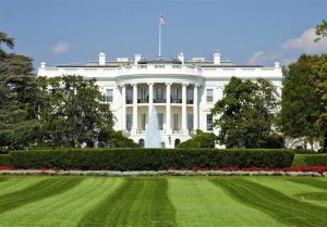 آمریکا: برای واکنش به حمله شیمیایی سوریه هیچ گزینه ای را کنار نمی گذاریم