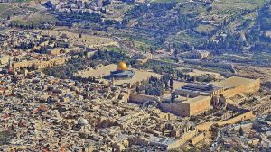 محمود عباس فرمان مقابله فلسطینیان با تصمیم دونالد ترامپ برای انتقال سفارت را صادر کرد /  محمود عباس: به هیچ کشوری اجازه نمی‌دهیم پیش از راهکار تشکیل دو کشور سفارت خود را به این شهر اشغالی منتقل کند