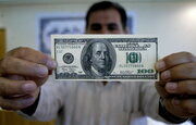 کاهش ۳۰۰ تومانی دلار در بازار آزاد