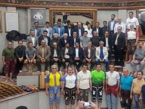 رسول خادم به فدراسیون کشتی بازگشت