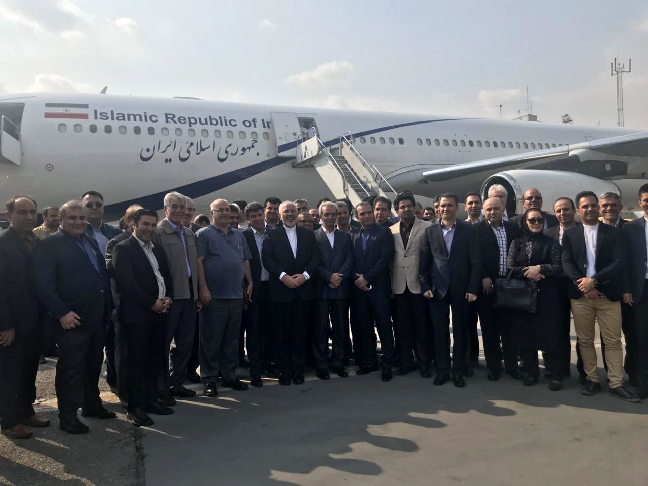 محمد جواد ظریف به همراه یک هیئت اقتصادی و سیاسی سفر خود به آفریقا و آمریکای لاتین را آغاز کرد / داکار مقصد اول وزیر امور خارجه