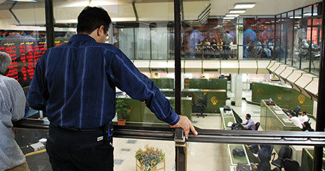 شاخص به خروج از کانال ۹۶ هزارتایی نزدیک می شود/ فلزات اساسی و خودرو ارزش بازار را به دست گرفتند