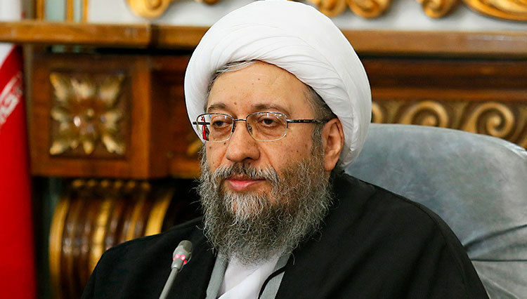 آیت الله لاریجانی: با فیلتر کردن مخالفم