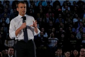 ماکرون در جمع دانشجویان دانشگاه جورج واشنگتن / باید گروه کوچکی از کشورها میان مذاکرات صلح ژنو و مذاکرات آستانه پل بزنند / از حضور آمریکا در شمال سوریه و شرق فرات حمایت می‌کنیم