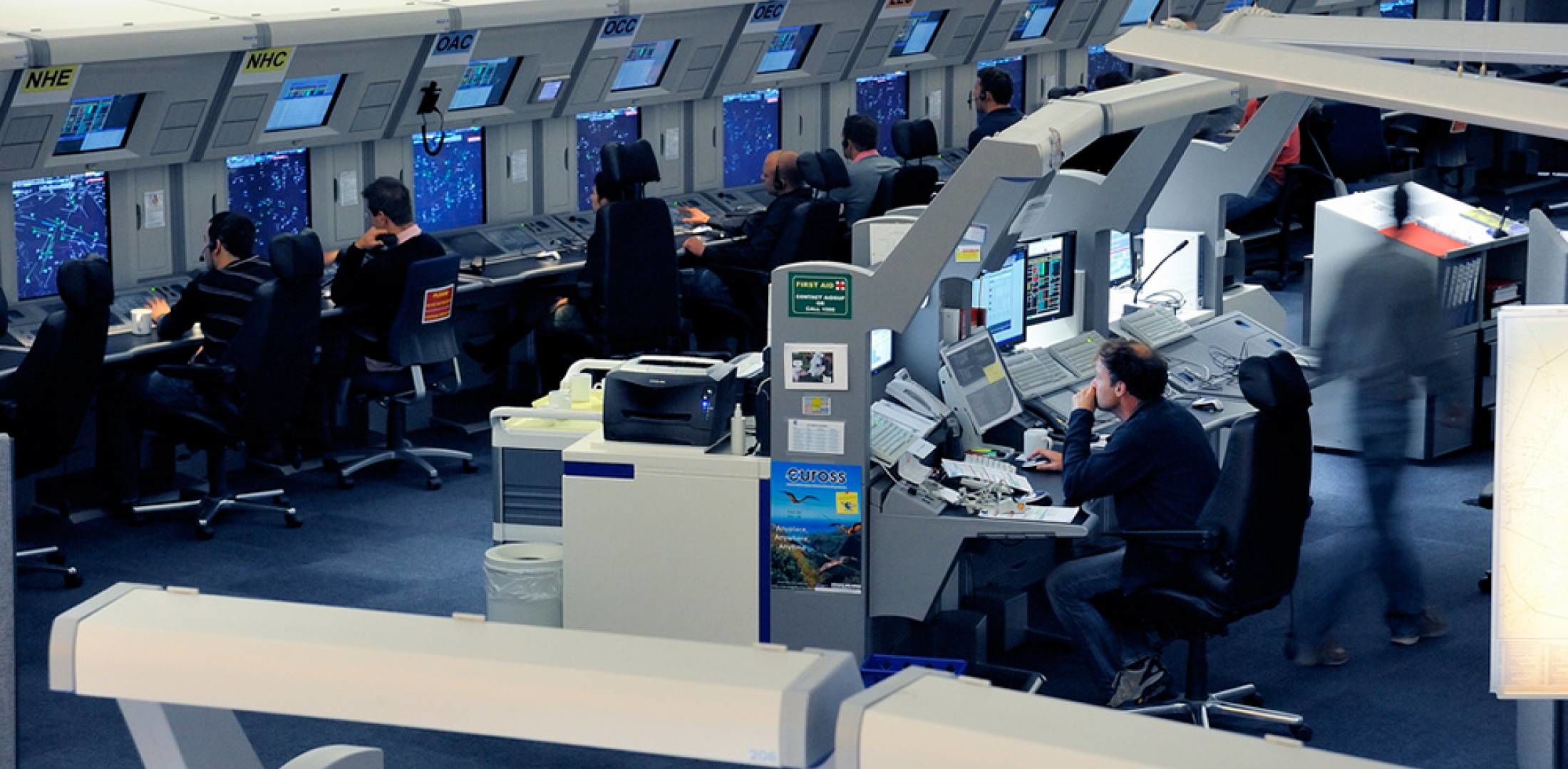 «یوروکنترل» به شرکتهای هواپیمایی نسبت به وقوع جنگ در خاورمیانه هشدار داد / ناو جنگی «هری ترومن» در راه خاورمیانه است / احتمال جنگ تا ۷۲ ساعت آینده