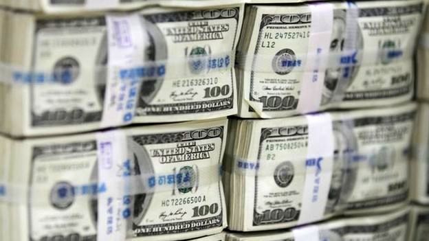 نرخ دلار ۱۳۹۷ طبق پیش‌بینی ۳۸۵۰ تومان است