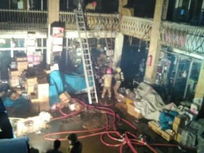 ۳۰ باب مغازه و انباری بازار تهران در آتش سوخت