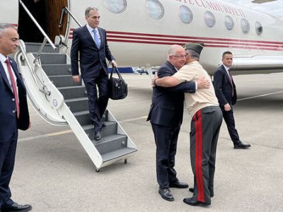 وزیر دفاع ترکیه در سفری رسمی وارد باکو شد