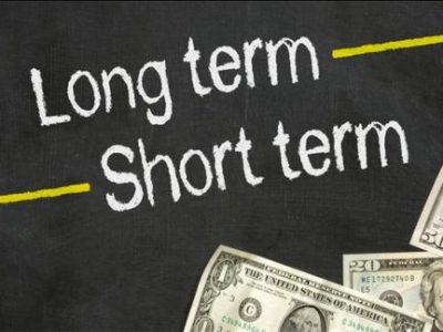 تفاوت سرمایه‌گذاری بلند مدت و کوتاه مدت و ویژگی‌هایی که هر یک دارند