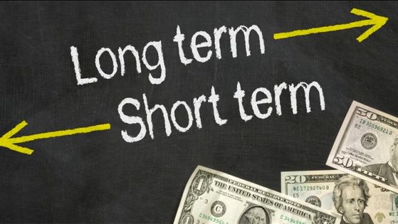 تفاوت سرمایه‌گذاری بلند مدت و کوتاه مدت و ویژگی‌هایی که هر یک دارند