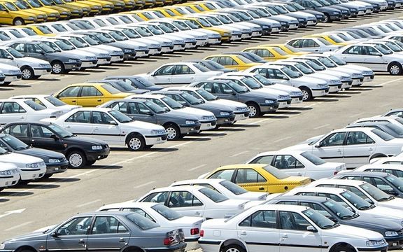 تحویل ۴ هزار خودروی احتکاری ایران‌ خودرو آغاز شد