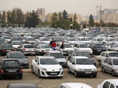 کاهش نسبی قیمت ها در بازار خودرو در ۲ بهمن ماه