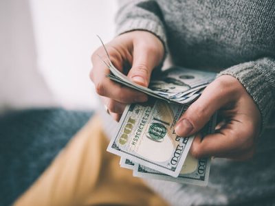 عدم ورود ایران به جنگ، دلیل افزایش ناپایداری بازار ارز نیست/ قیمت ها در بازار ارز موقت بالا رفته است