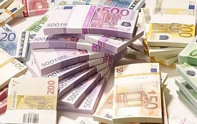 دولت برنامه پیش فروش ارز دارد