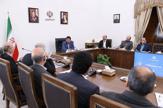 تاکید مقامات ارشد دولتی بر اجرای برنامه‌های کاهش آلودگی هوا و توسعه حمل و نقل عمومی