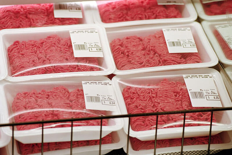 افزایش گوشت وارداتی در بازار قیمت را پایین می آورد/ مشکلی در تامین گوشت نداریم